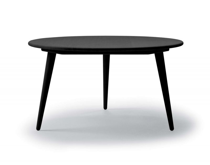 Schwarzer CH008 Couchtisch von Carl Hansen & Søn, runder Beistelltisch aus geölter Eiche.
